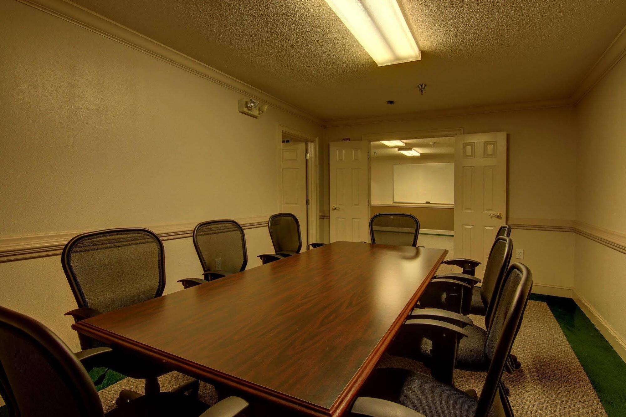Intown Suites Extended Stay Marietta Ga - Town Center Kennesaw Bagian luar foto